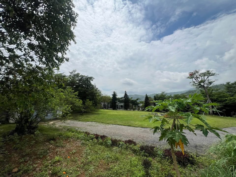 Khuôn viên biệt thự Lương Sơn, Hòa Bình 4344m² - Đang kinh doanh homestay!