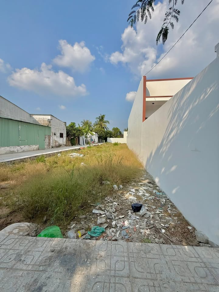 Đất nền Mỹ Phong, Mỹ Tho 120m² giá 850 triệu - Vị trí thuận lợi, sổ hồng sẵn!