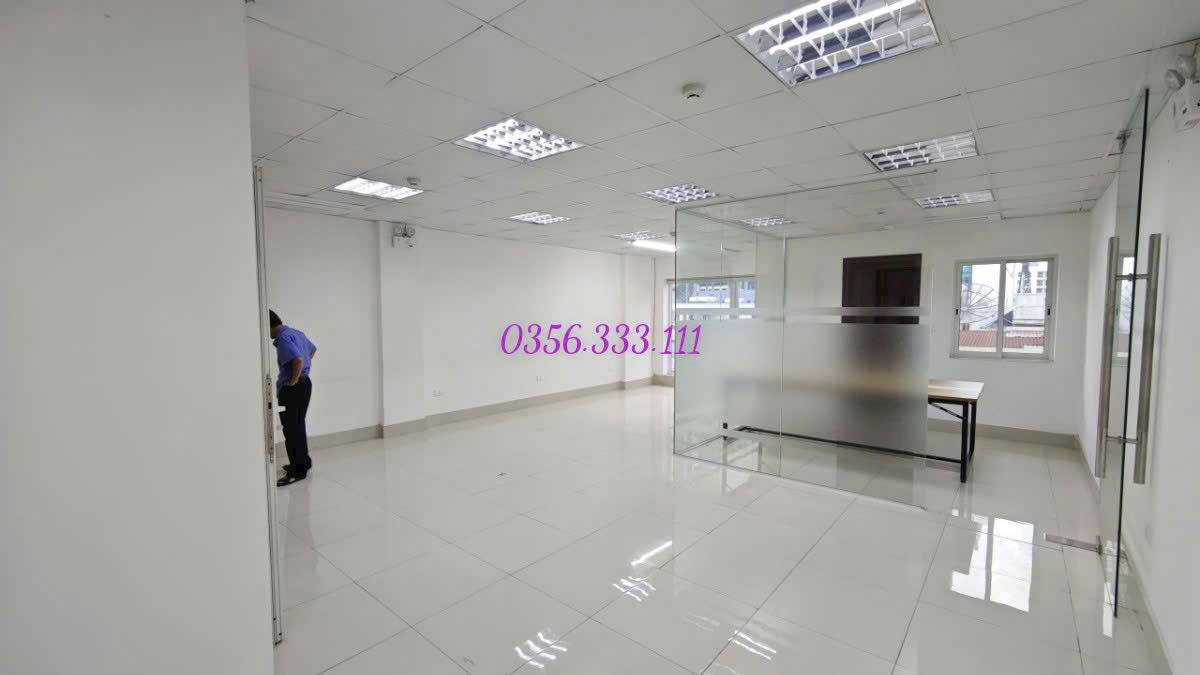 Văn phòng cho thuê Đường Láng Hạ, Đống Đa 60m² giá 12 triệu - Sẵn sàng vào làm việc!