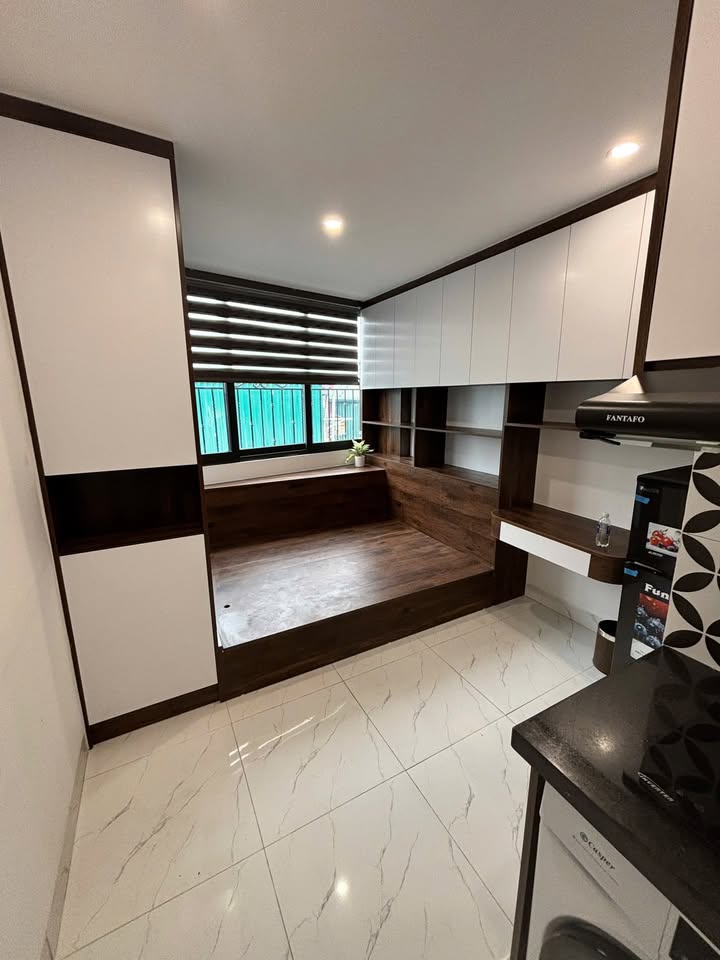 Phòng cho thuê tại Ngõ 79 Cầu Giấy 5.5 triệu - Vị trí trung tâm, tiện nghi đầy đủ!