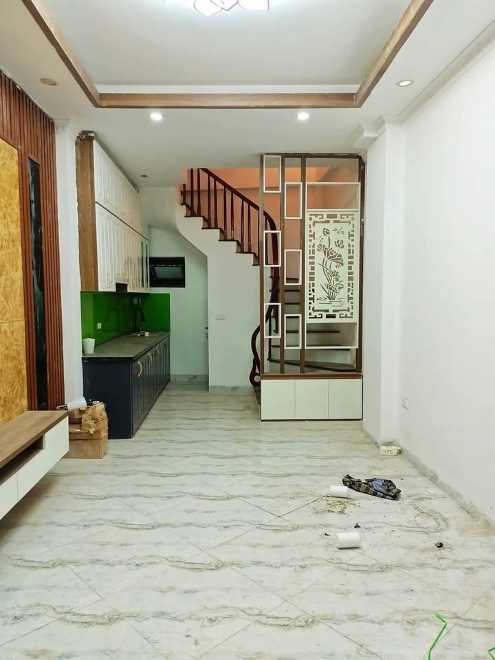 Bán nhà ngõ Trại Cá, Hai Bà Trưng 30m² giá 3.7 tỷ - Vị trí đẹp gần các trường đại học!