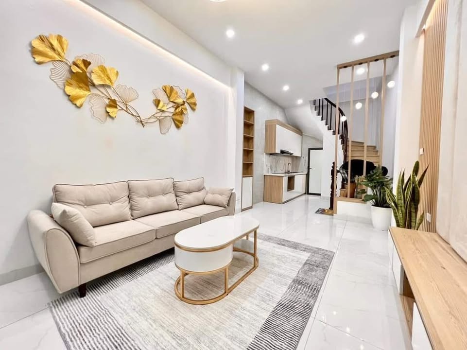 Nhà 5 tầng Kim Ngưu 30m² giá 3 tỷ - Sổ đỏ chính chủ, ngõ thông thoáng!