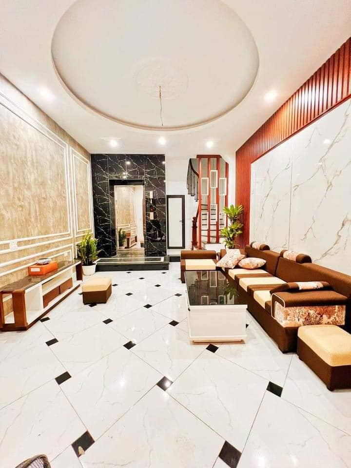 Nhà phố Yên Lạc, Quận Hai Bà Trưng, 38m² giá 6 tỷ - Thiết kế hiện đại, thang máy sang trọng!