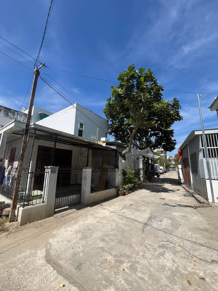 Nhà hẻm ô tô Phạm Tu, Vĩnh Hải, Nha Trang 83.7m² giá 4.2 tỷ - Cách biển chỉ 1km!