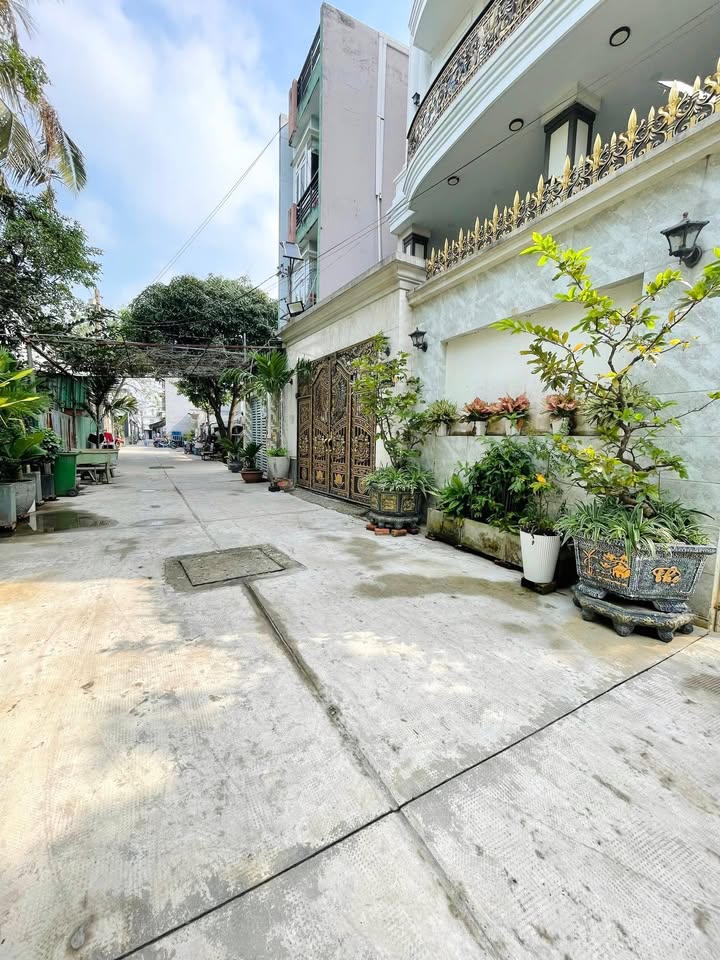 Lô đất Nguyễn Văn Quá, Quận Gò Vấp - 110m² giá 5.5 tỷ - Cơ hội đầu tư hấp dẫn!