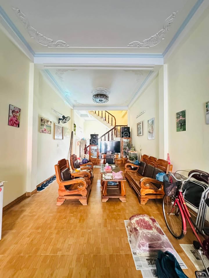 Nhà mặt tiền Gốc Phượng Mộc Châu 68m² giá 3.1 tỷ - Sẵn sàng kinh doanh ngay!