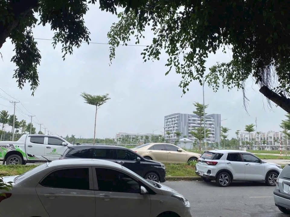 Đất nền khu tái định cư đường Nguyễn Văn Cừ 110m² giá chỉ 6 tỷ - Cơ hội đầu tư hấp dẫn!