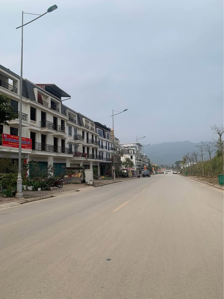 Cho thuê nhà phố TNR Center Cao Bằng 120m² giá 15 triệu - Full nội thất đẹp