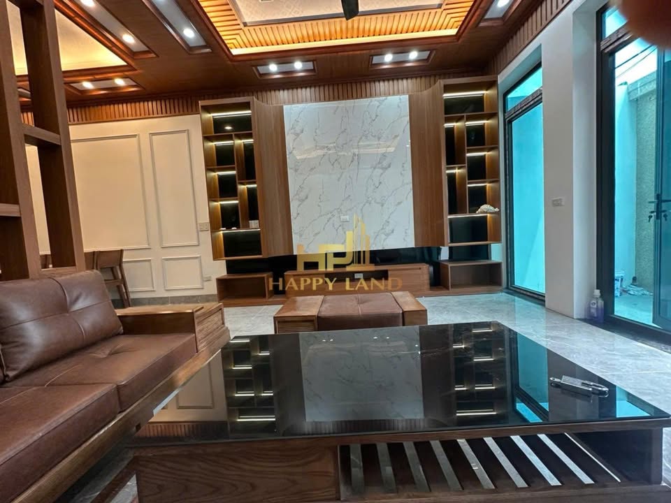 Nhà đẹp Phường Tân Thành 76m² giá thỏa thuận - Ô tô đỗ cửa, sẵn sàng về ở!