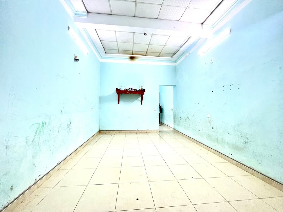 Nhà cấp IV Lê Hoàn, Nguyễn Trãi 80m² giá 1.3 tỷ - Dễ dàng di chuyển!