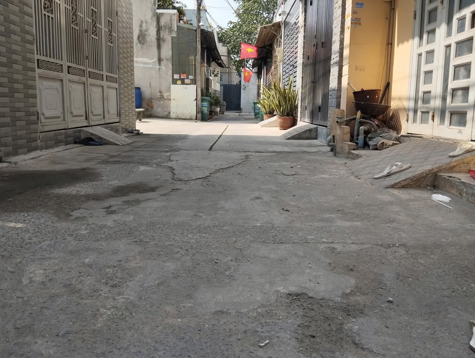 Nhà cấp 4 Xã Tân Xuân, Hóc Môn 64m² giá 3.49 tỷ - Sổ hồng riêng, vị trí thuận lợi!