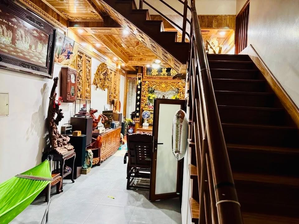 Nhà mặt tiền kinh doanh 85m² tại Kim Chung - Bán gấp chỉ 10 tỷ!