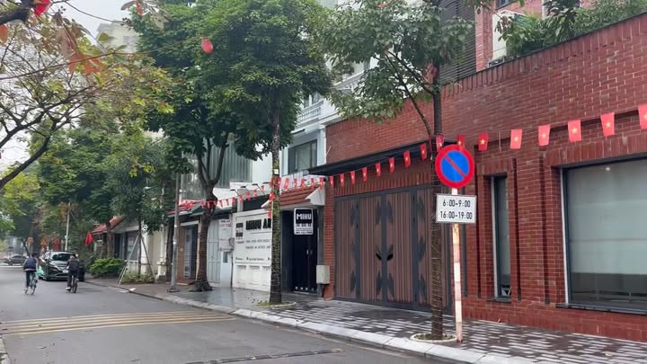 Nhà phố Vinhomes Ocean Park 140m² giá 4X tỷ - Thiết kế hiện đại, thang máy, sân vườn!