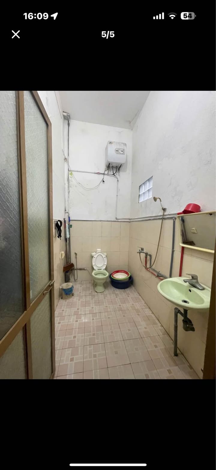 Nhà cấp 4 Đường Hòa Bình, TP Yên Bái 74m² giá 1.29 tỷ - Gần trung tâm và tiện ích đầy đủ!