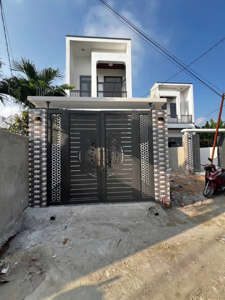 Nhà lầu Ấp Bình Ý 84m² giá 2.1 tỷ - Pháp lý sổ hồng đầy đủ!