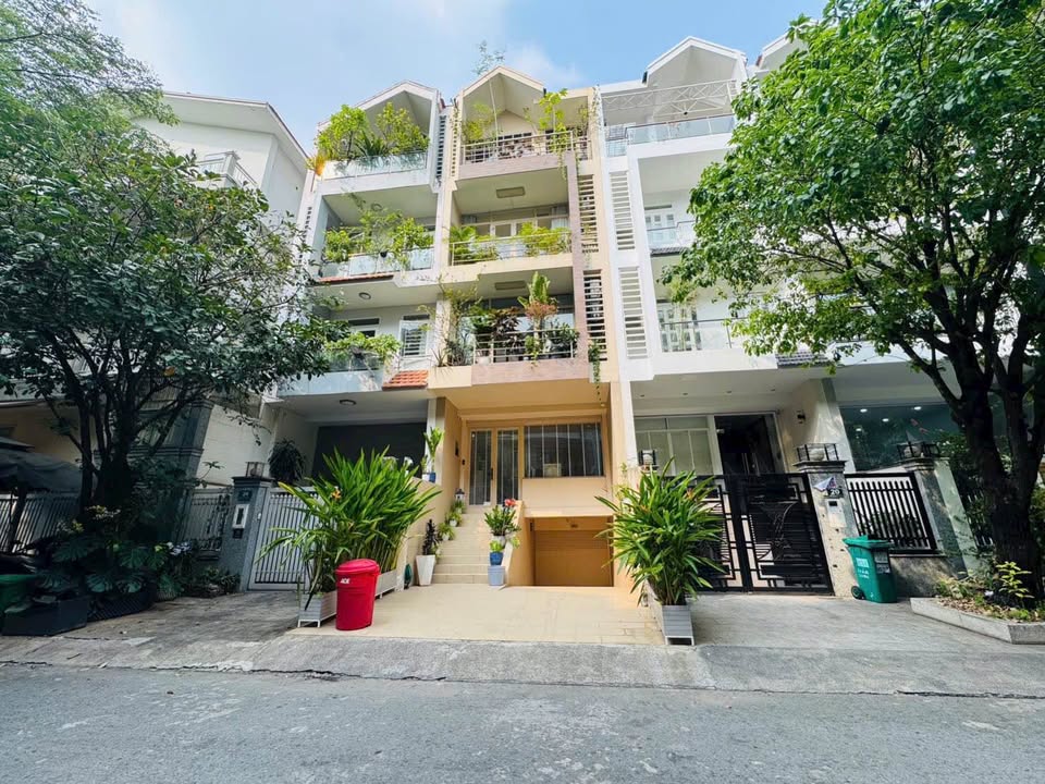 Nhà phố KDC Him Lam Quận 7 100m² giá 27.2 tỷ - Đầu tư sinh lời ngay!