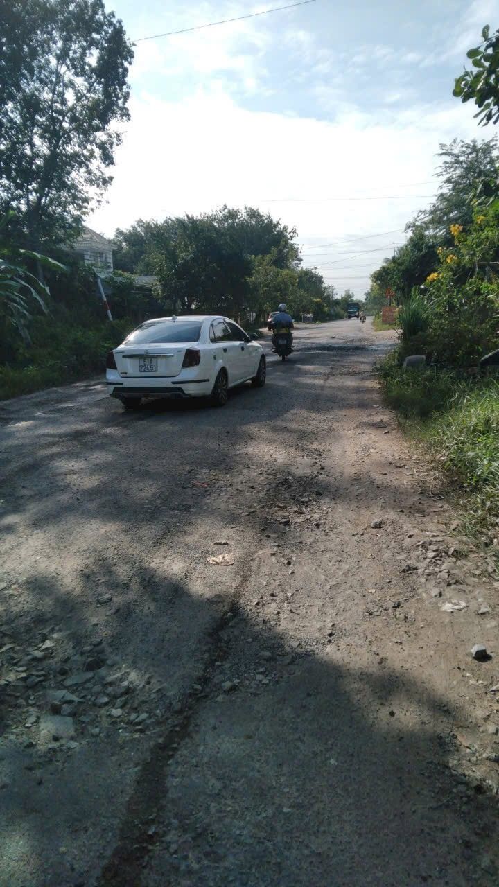 Bán gấp FrontHouse mặt tiền đường DH 409, Tân Uyên, 300m² chỉ 2.8 tỷ!