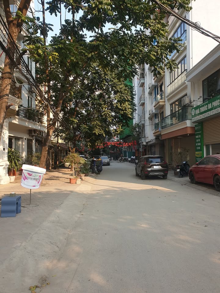 Bán đất ngõ 106 Hoàng Quốc Việt, Cầu Giấy 100m² giá 45.5 tỷ - Đầu tư sinh lời tốt!