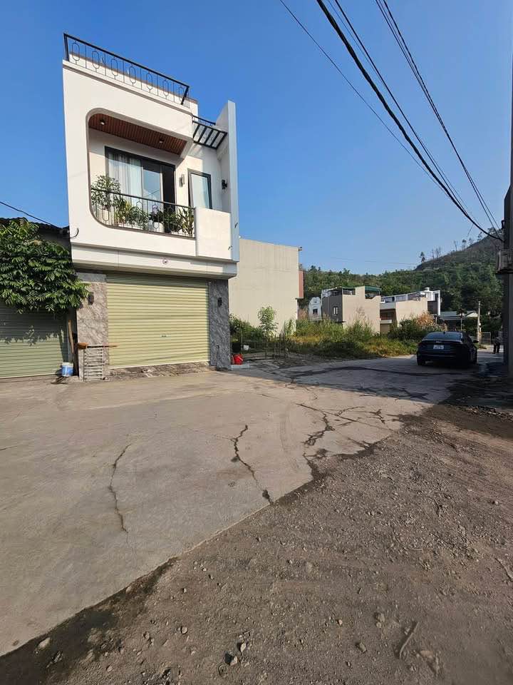 Đất nền Phường Hà Lầm 50m² giá 1 tỷ - Đường trải nhựa đẹp, dân cư đông đúc!