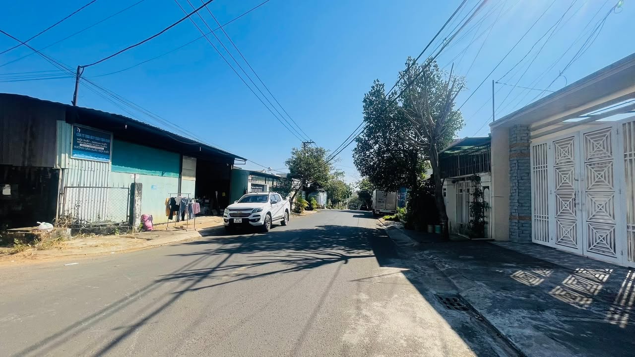 Nhà mặt tiền đường Hoàng Quốc Việt, P. Hoa Lư, Gia Lai 116m² giá 2.7 tỷ - Đầu tư sinh lời ngay!