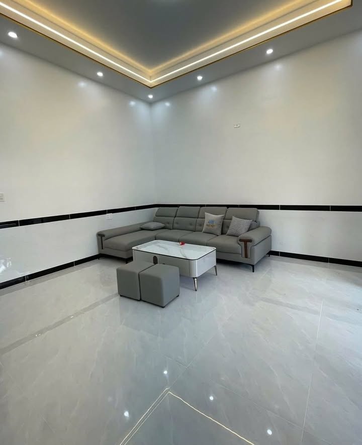 Nhà cấp 4 hẻm Lê Lợi, Quảng Ngãi 116m² giá 1.8 tỷ - Thiết kế hiện đại, thoáng mát!