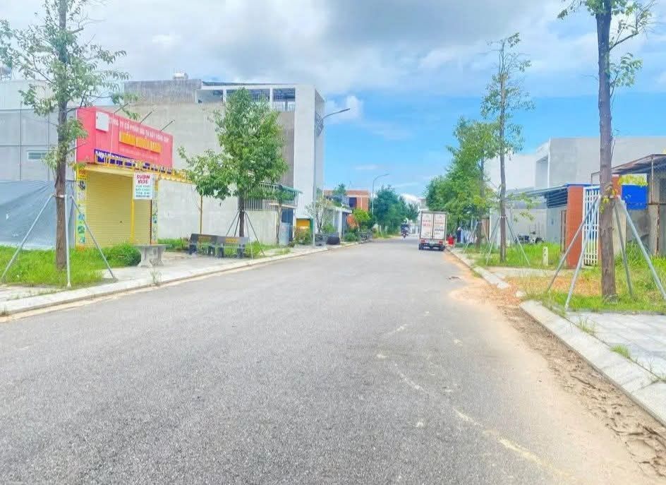 Đất nền khu dân cư 577 Quảng Ngãi 125m² giá 1.65 tỷ - Vị trí trung tâm, đối diện hồ sinh thái!