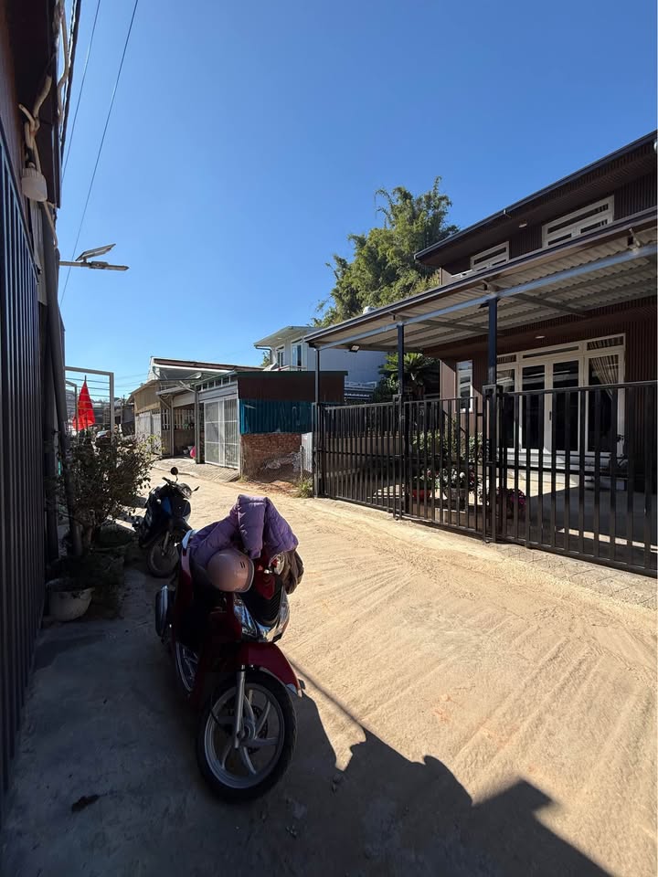 Đất xây dựng Đà Lạt 93m² giá chỉ 2.3 tỷ - Đường ô tô vào tận nơi!