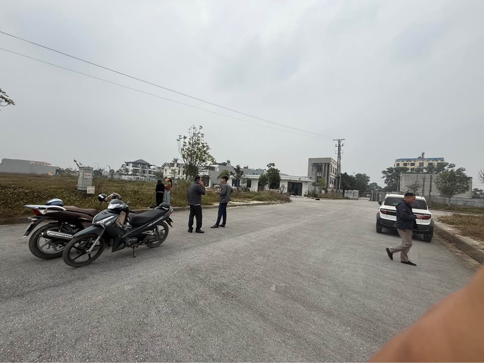 Đất nền Quảng Phú, Thanh Hóa 100m² giá 2 tỷ - Sổ đỏ chính chủ, vị trí đắc địa!