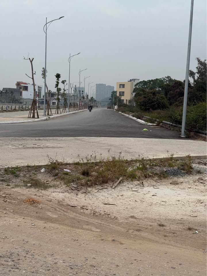 Đất thổ cư Khu 4 Hải Hoà 100m² giá 1 tỷ - Vị trí đắc địa gần trung tâm!