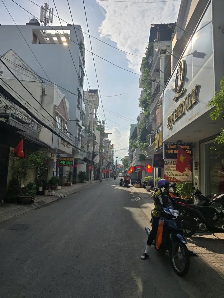 Nhà phố 4 tầng Quận 8, 67m² giá 8 tỷ - Gần Aeon Mall, khu dân trí cao!