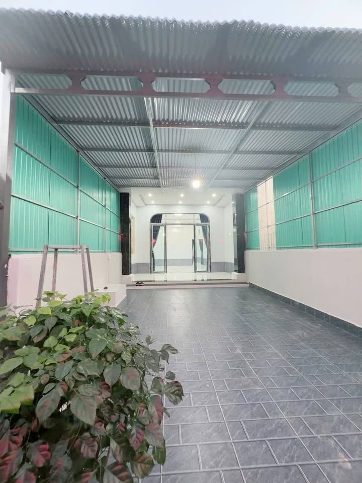 Nhà rộng rãi KP Trạm Vàng Gò Dầu 260m² giá 1.4 tỷ - Cách chợ chỉ 300m!