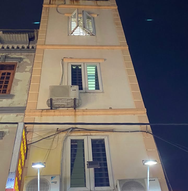 Nhà 4 tầng Cổ Nhuế 1, 45m² giá 6.5 tỷ - Sổ đỏ sang tên ngay!