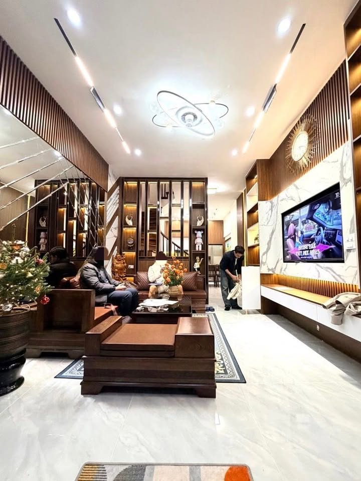 Nhà đẹp Cầu Giấy 38m² giá thỏa thuận - Full nội thất, sẵn sàng ở ngay!