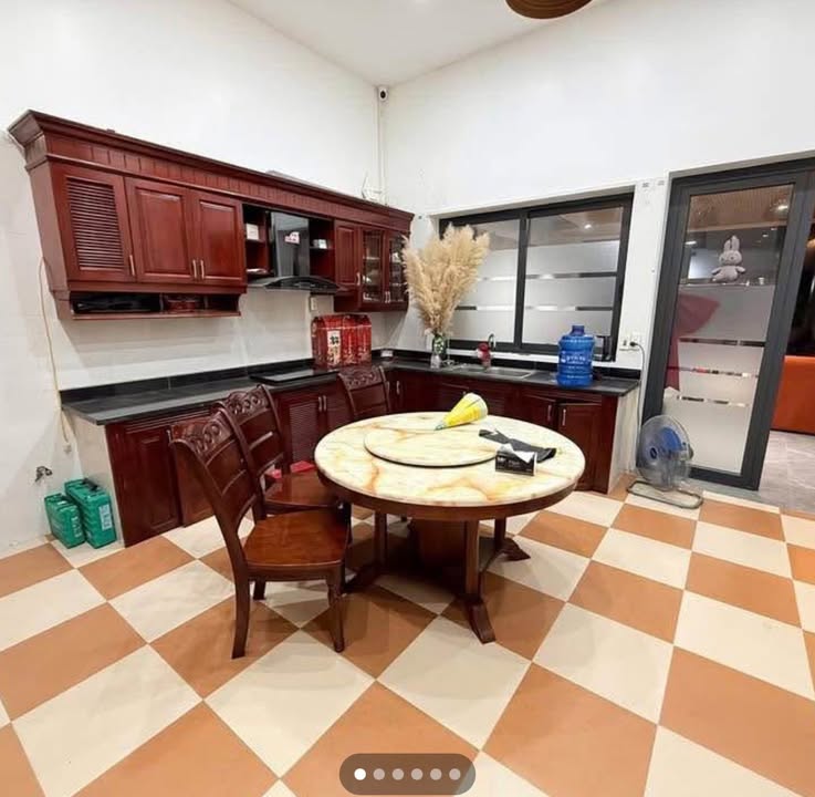 Nhà 5 tầng đường Hoàng Văn Thụ, Cốc Lếu 160m² giá nhỉnh 5 tỷ - Chính chủ giao dịch nhanh!