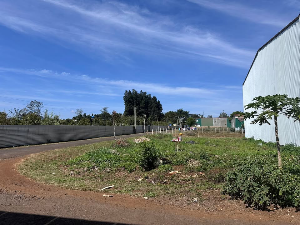 FrontHouse Buôn Hồ 120m² giá 1.69 tỷ - Hạ giá nhanh trước Tết