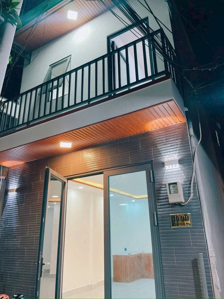 Nhà phố Bà Điểm, Hóc Môn 32m² giá 1.7 tỷ - Nhà mới xây sạch đẹp, chính chủ!
