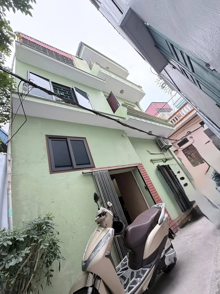Nhà 3 tầng lô góc ngõ Lê Hồng Phong 40m² giá 1.8 tỷ - Sổ đỏ chính chủ!