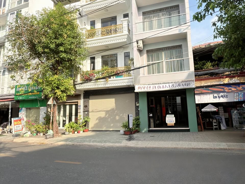 FrontHouse Phường Hòa Thạnh 44m² giá 7 tỷ - Mặt tiền kinh doanh sầm uất!