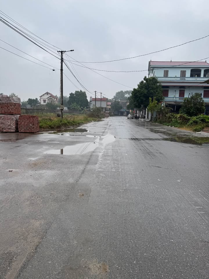 Lô đất đấu giá Thôn Núi, Xã Việt Tiến, 105m² giá 2.2 tỷ - Cơ hội đầu tư không thể bỏ lỡ!