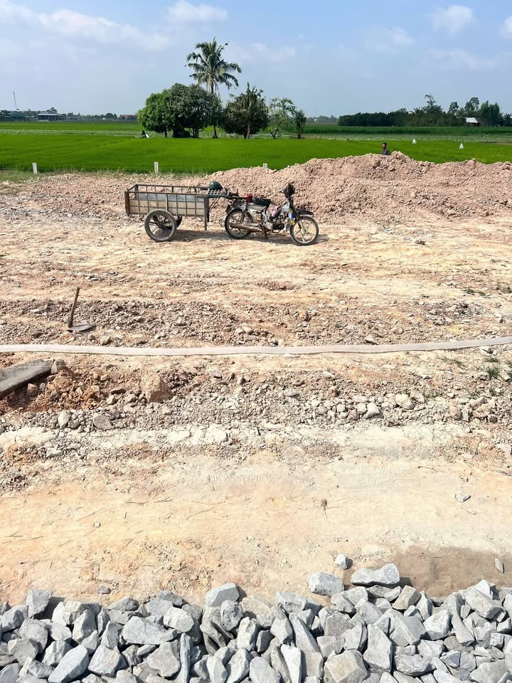 Đất nền mặt tiền đường Bờ Bao, Bến Cầu 115m² giá 750 triệu - Vị trí trung tâm tiện lợi!