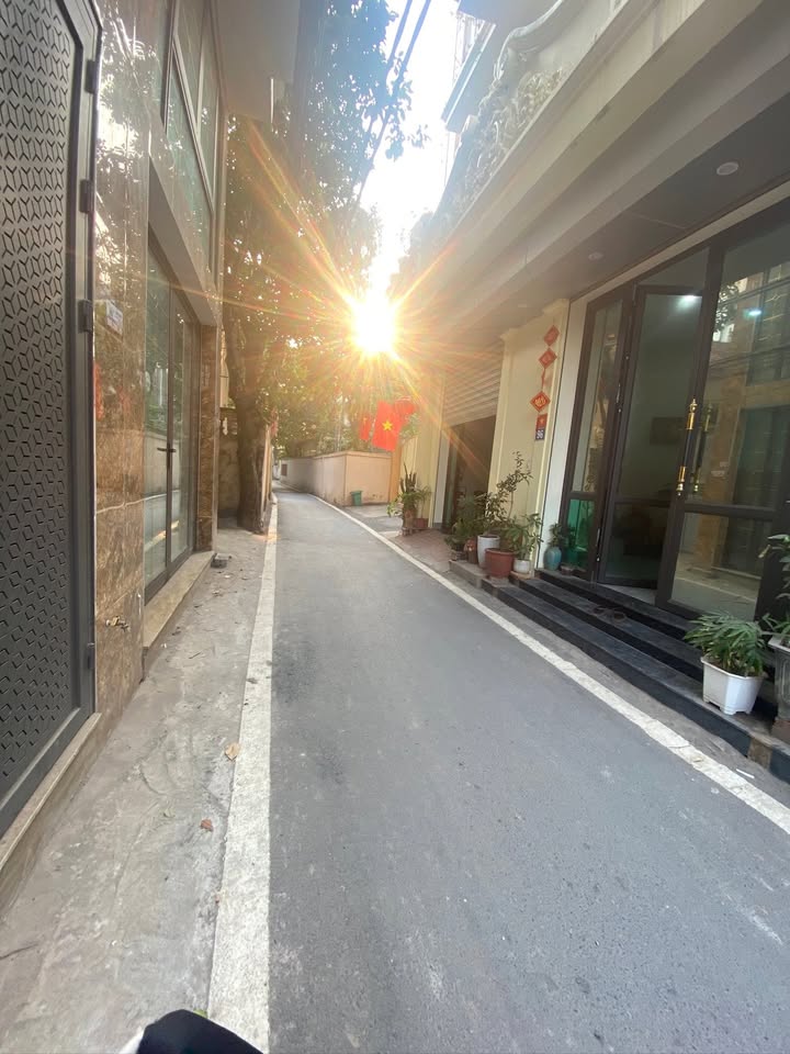 Nhà 5 tầng Phường Dương Nội 40m² giá 5 tỷ - Sẵn sàng vào ở ngay!