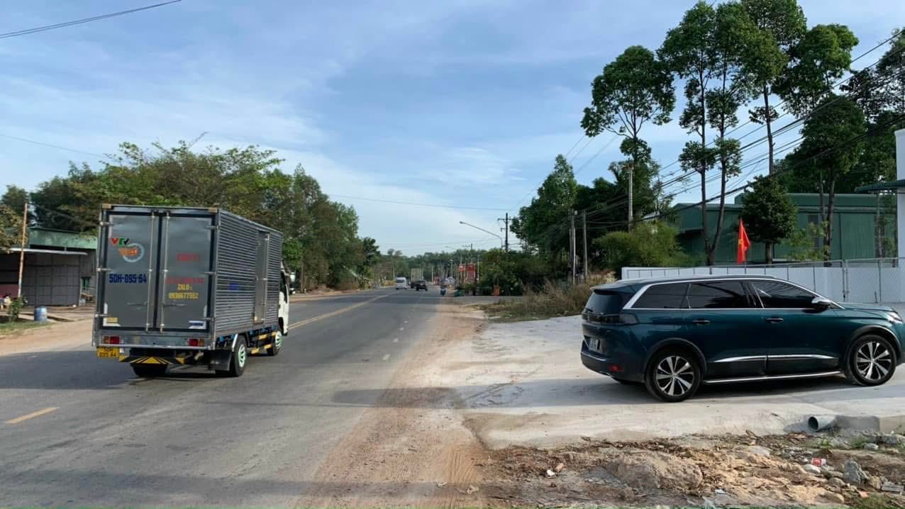 Đất cho thuê mặt tiền ĐT742, Phường Vĩnh Tân, 945m², vị trí đắc địa cho kinh doanh!