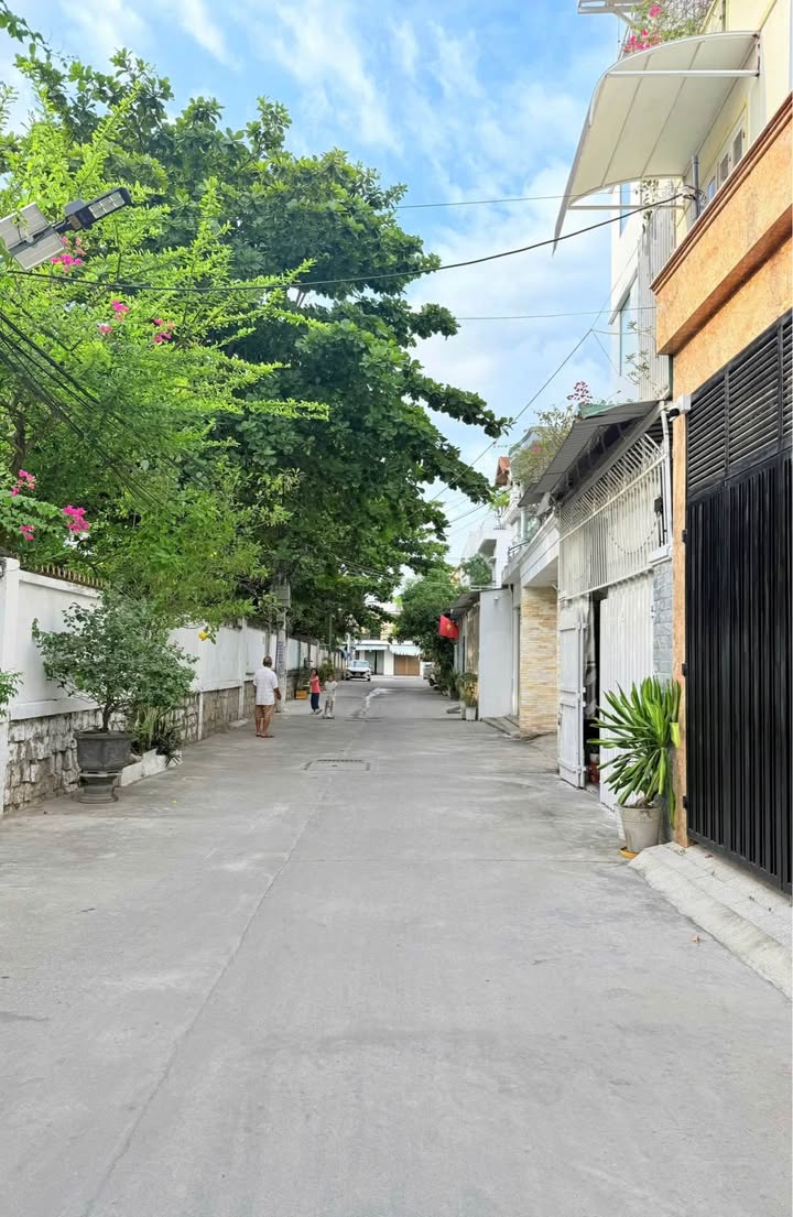 Nhà góc 2 mặt tiền Vĩnh Hải, 126m² giá 7.3 tỷ - Sẵn sàng vào ở ngay!