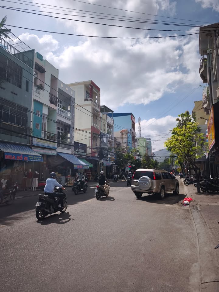 Nhà mặt tiền kinh doanh đường Nguyễn Thái Học, 85.5m² giá 11 tỷ - Cơ hội đầu tư hiếm có!