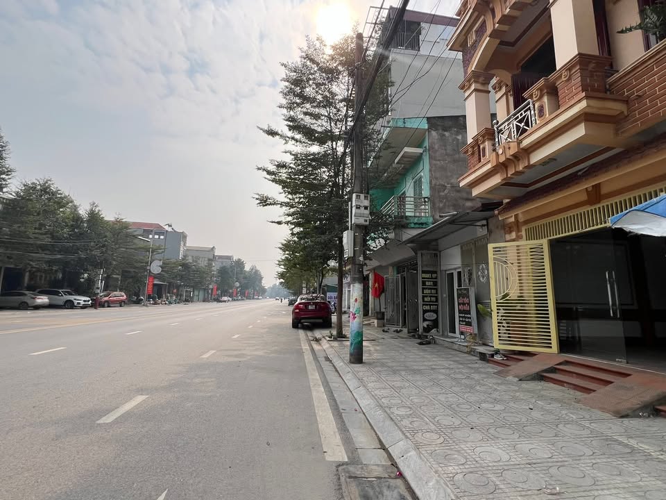 Nhà 3 tầng mặt đường Trần Phú, 76.5m² giá 8 tỷ - Sẵn sàng vào ở ngay!