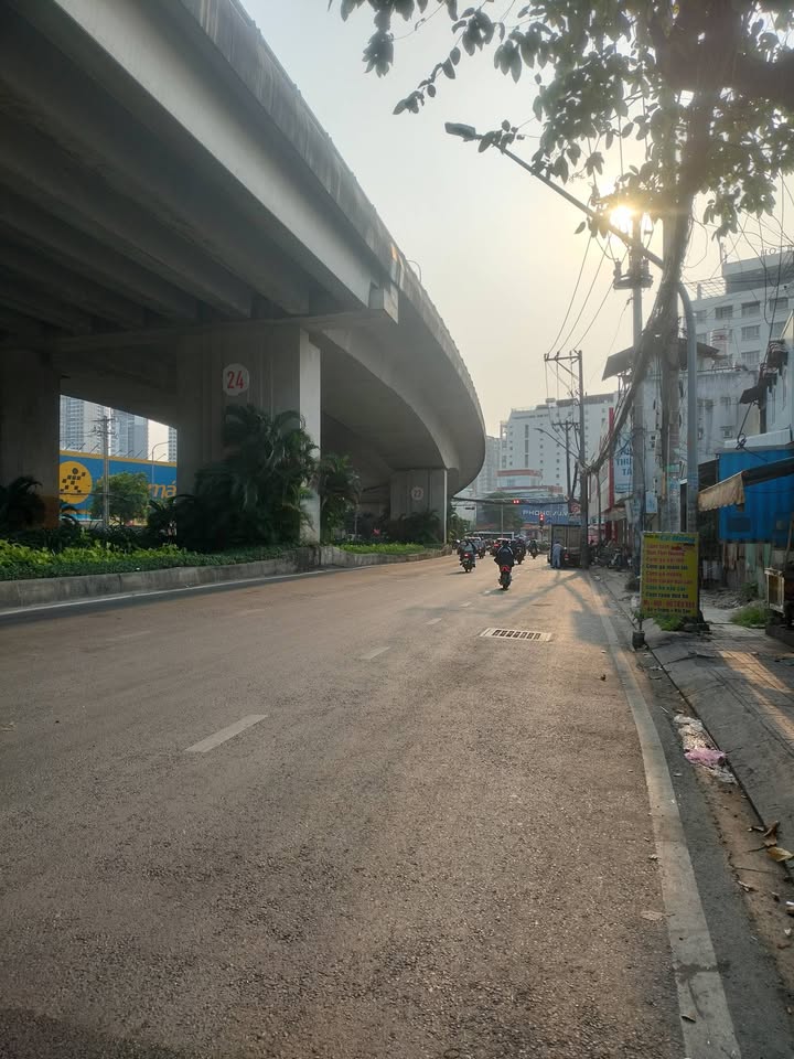 Nhà bán Quận 7, Đường Nguyễn Văn Quỳ, Diện tích 3,29m² - Chính chủ giá tốt!