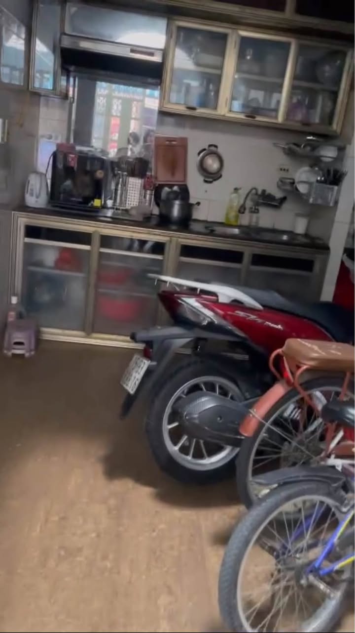 Nhà mặt đường Vũ Chí Thắng, Hải Phòng 44m² giá 5.89 tỷ - Vị trí kim cương cho đầu tư!