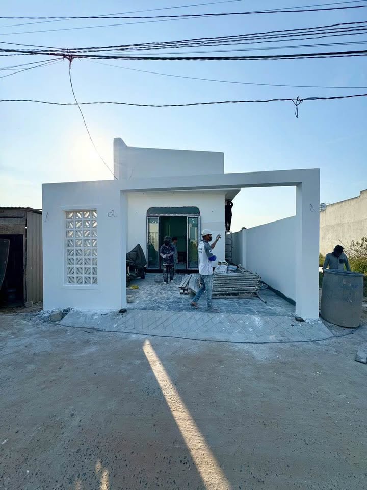 Nhà mới hoàn thiện tại Phong Nẫm, Phan Thiết 105m² giá 1.45 tỷ - Góc L siêu thoáng