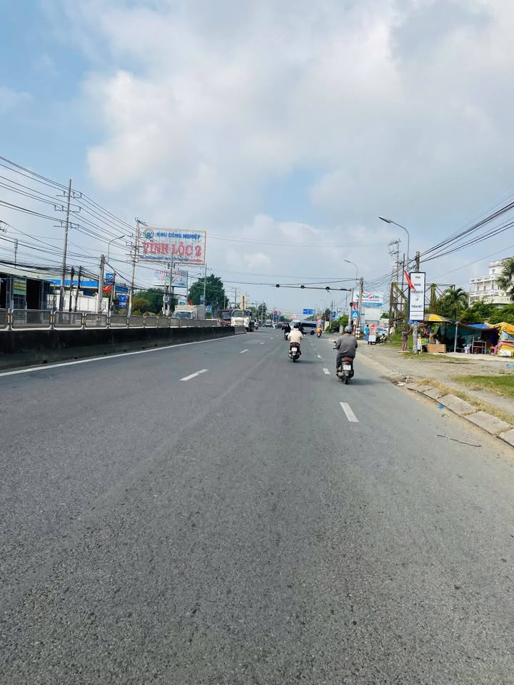 Đất mặt tiền Tố Hữu, KDC Vĩnh Lộc 2, 90m² giá 1.55 tỷ - Vị trí đẹp, xây dựng ngay!