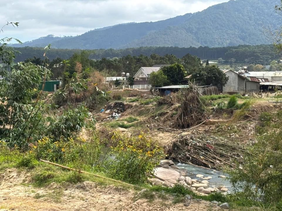 Đất nền mặt tiền Quốc lộ 27, xã D'Ran, 3300m² giá 22 tỷ - Cơ hội đầu tư hiếm có!